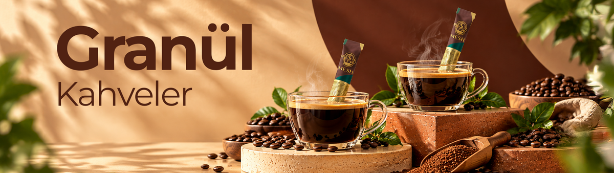 Granül Kahveler: Mesh Stick kahve stick'leriyle hazırlanan iki fincan kahve