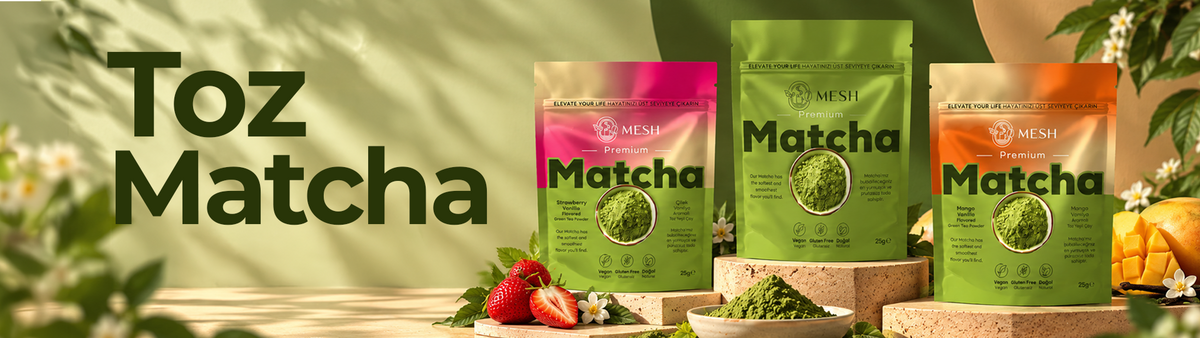 Toz Matcha: sade, çilek vanilya ve mango vanilya aromalı Mesh Matcha paketleri